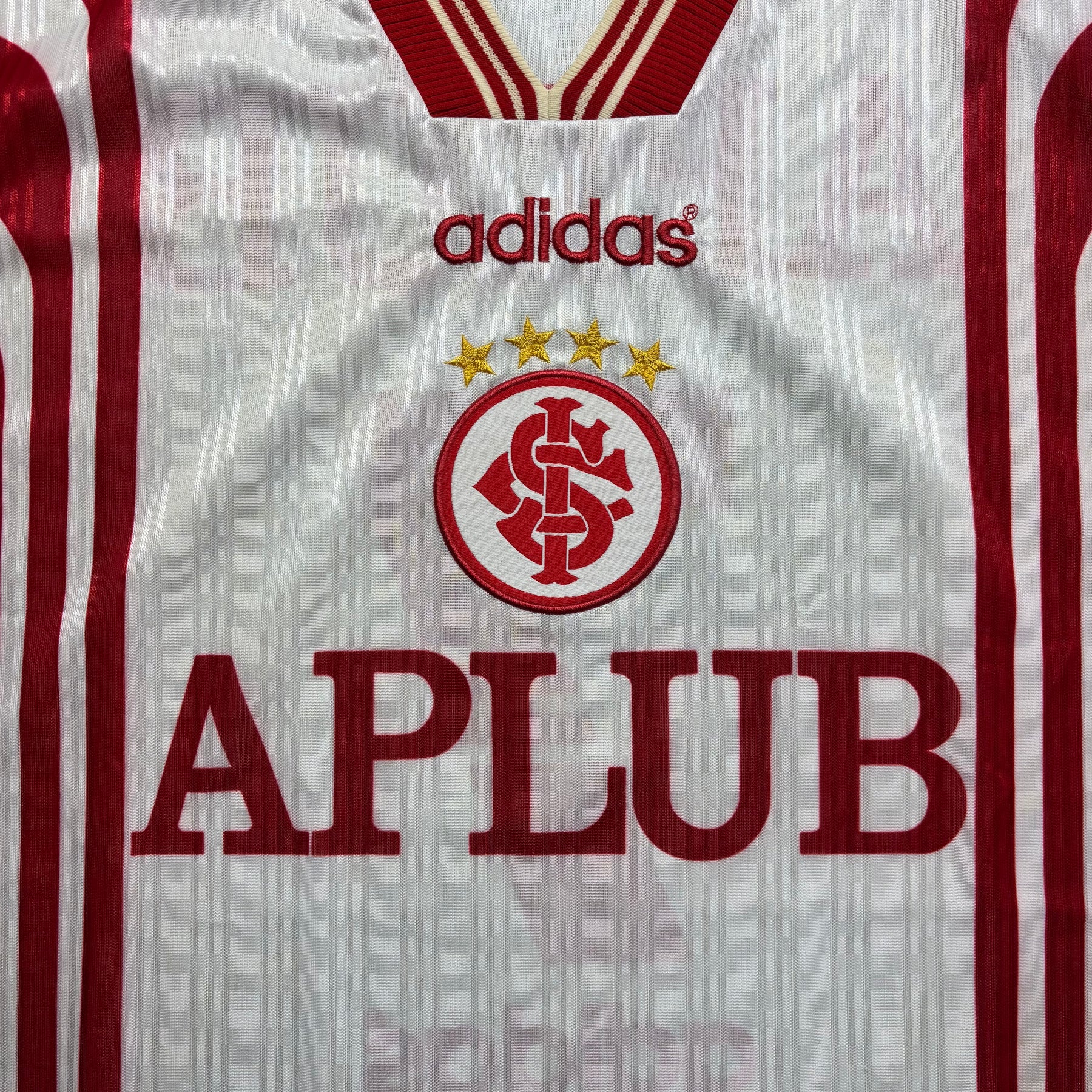 Internacional 1997 GG