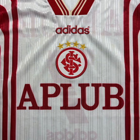 Internacional 1997 GG