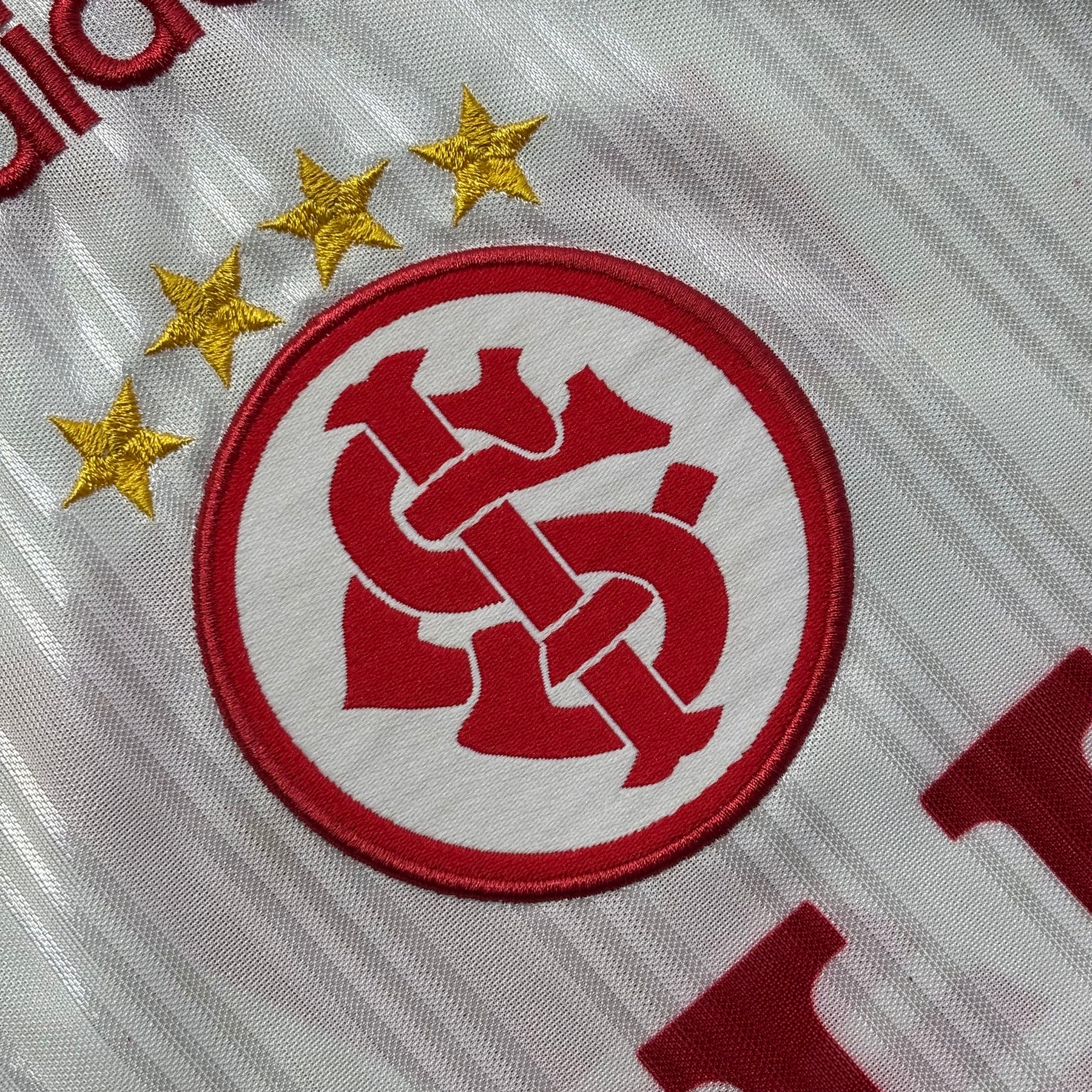 Internacional 1997 GG