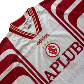 Internacional 1997 GG