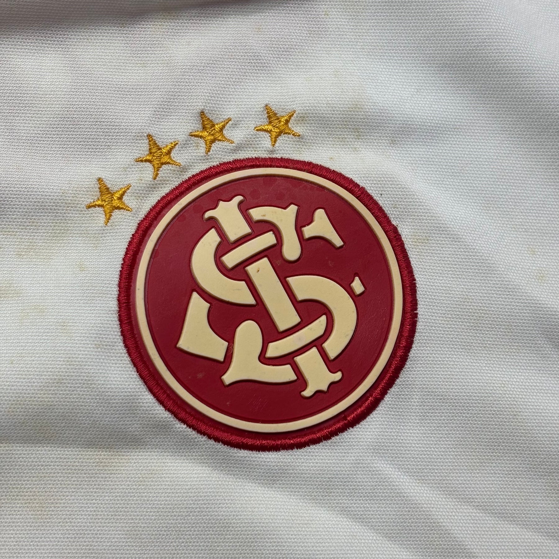 Internacional 2001 GG