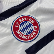 Carregar imagem no visualizador da galeria, Bayern de Munique 1998 G
