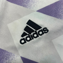 Carregar imagem no visualizador da galeria, Real Madrid 2022 P
