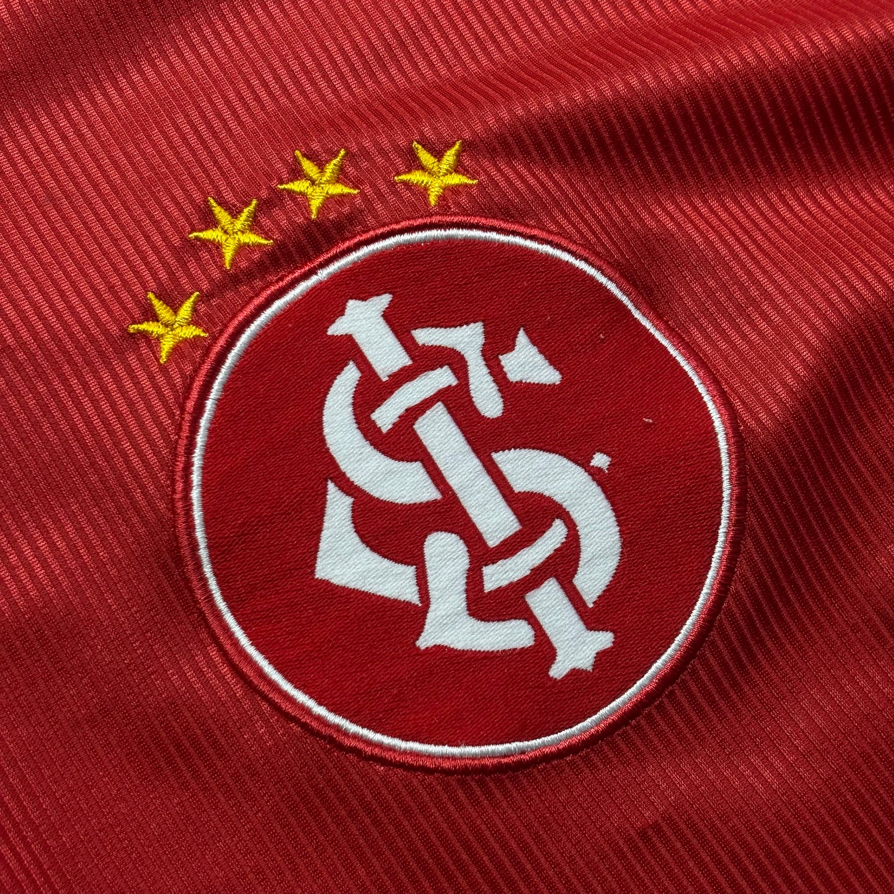Internacional 1999 GG